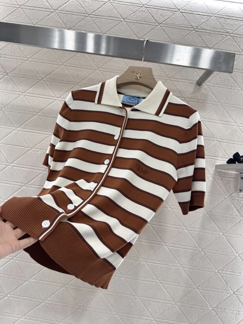 Prada T-Shirts WellDesigned 166055