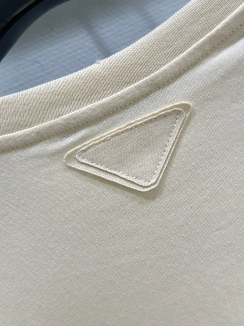 Classic Prada T-Shirts 166050