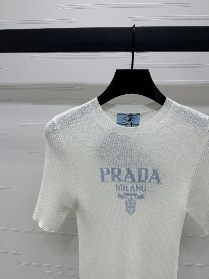 Prada T-Shirts Unisex 166538