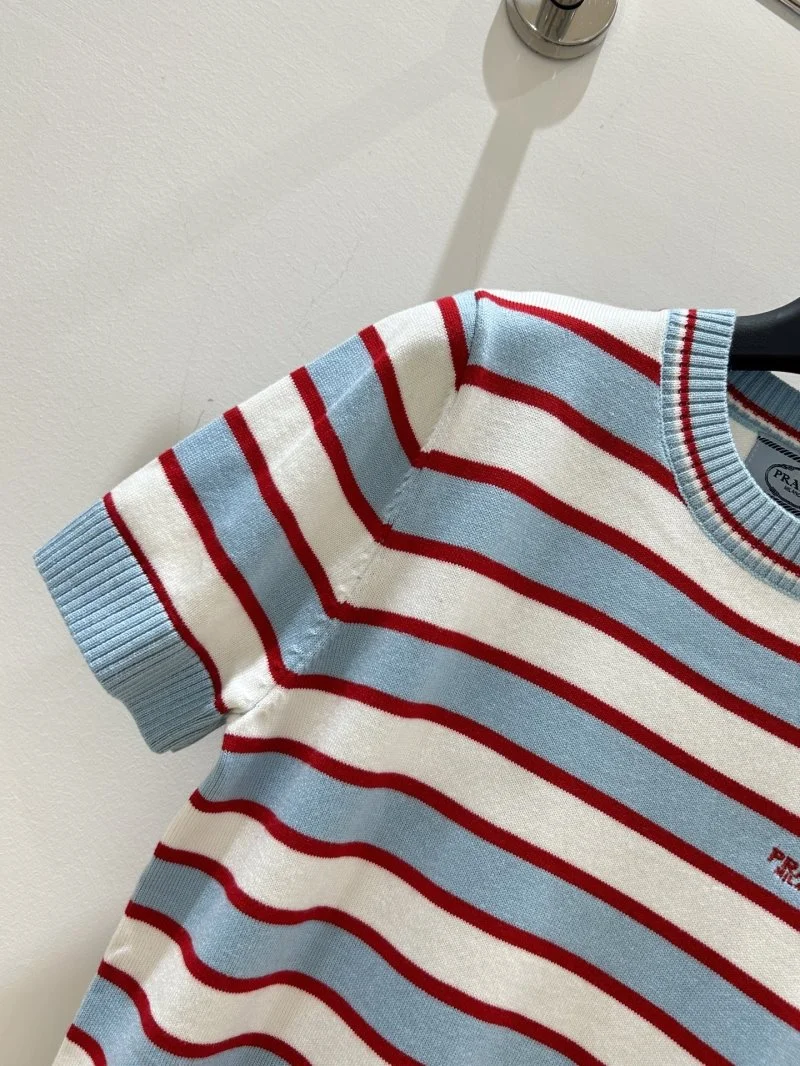 Classic Prada T-Shirts 166474