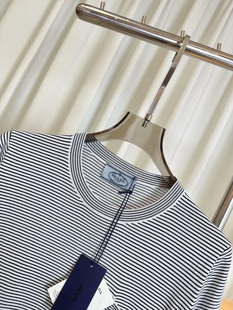 ModernLook Prada T-Shirts 166495