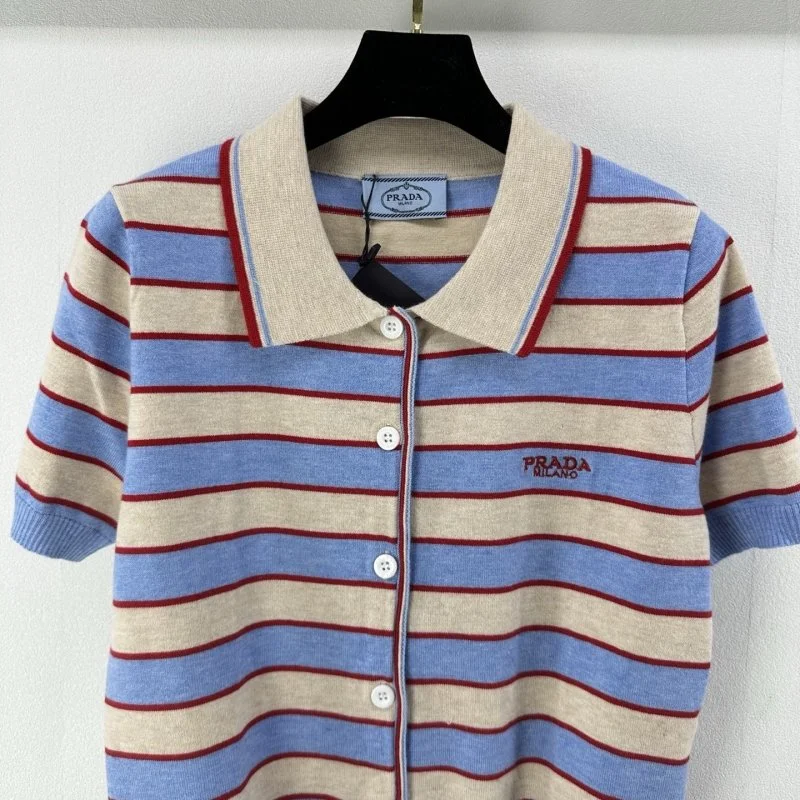 Timeless Prada T-Shirts 165840