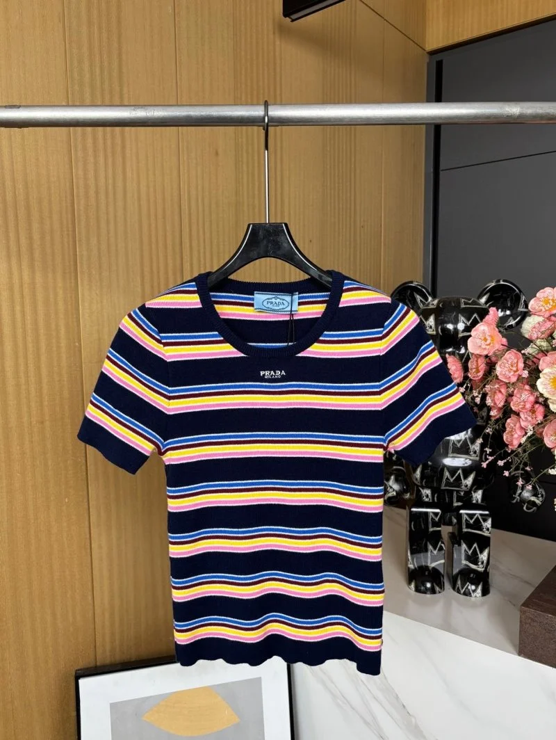 Premium Prada T-Shirts 165757