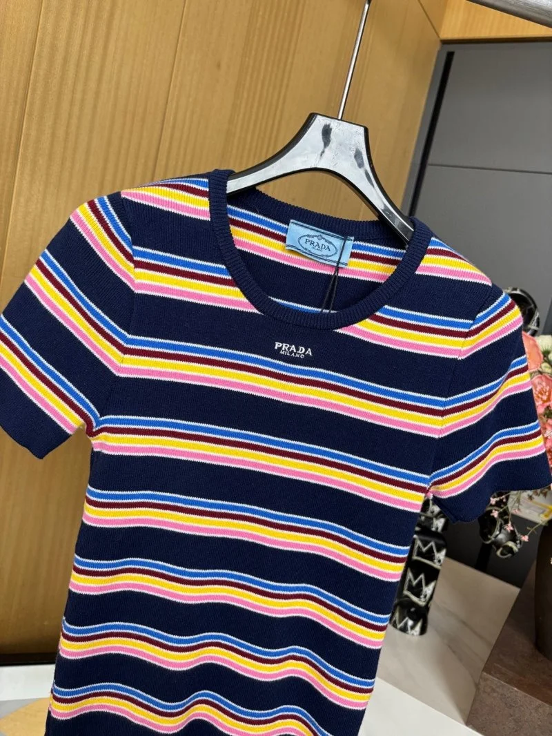 Premium Prada T-Shirts 165757