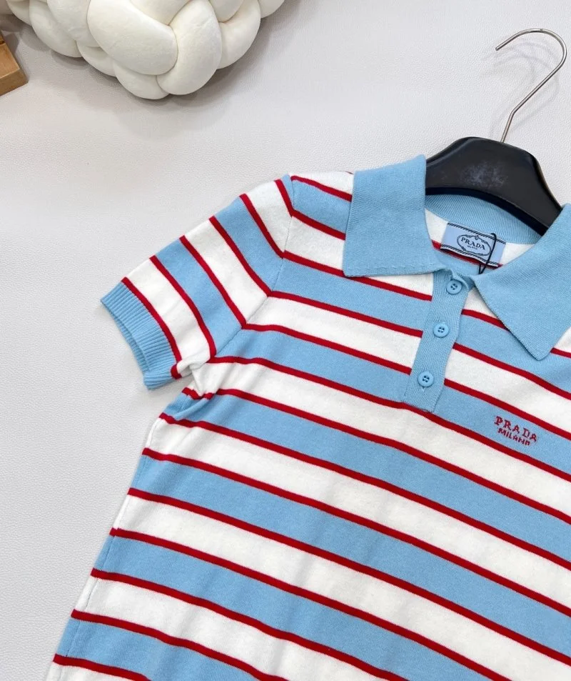 Refined Prada T-Shirts 165799