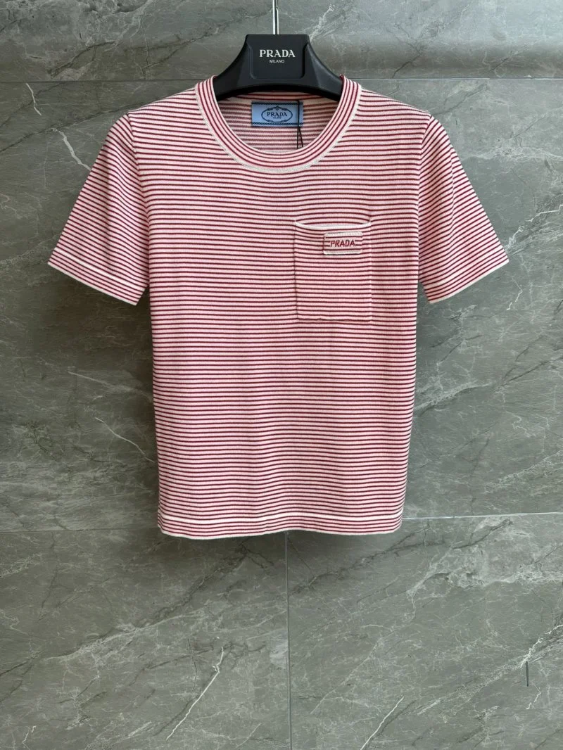 Refined Prada T-Shirts 165743