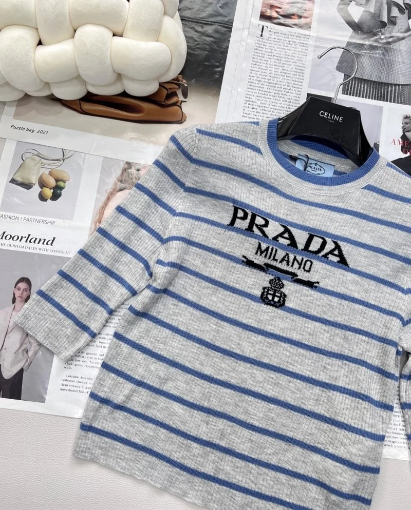 Prada T-Shirts Timeless 165741