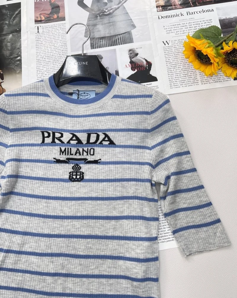 Prada T-Shirts Timeless 165741
