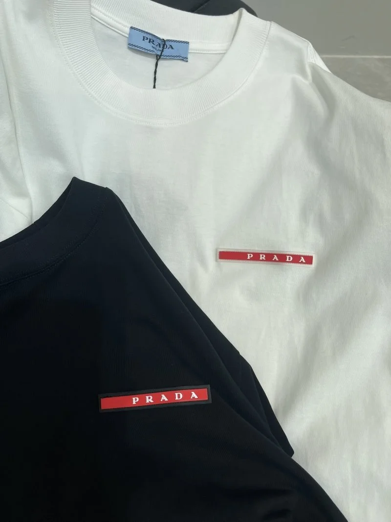 Versatile Prada T-Shirts 165729