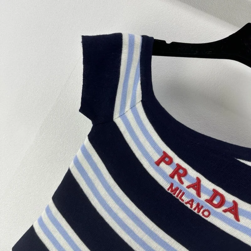 Prada T-Shirts Breathable 165726