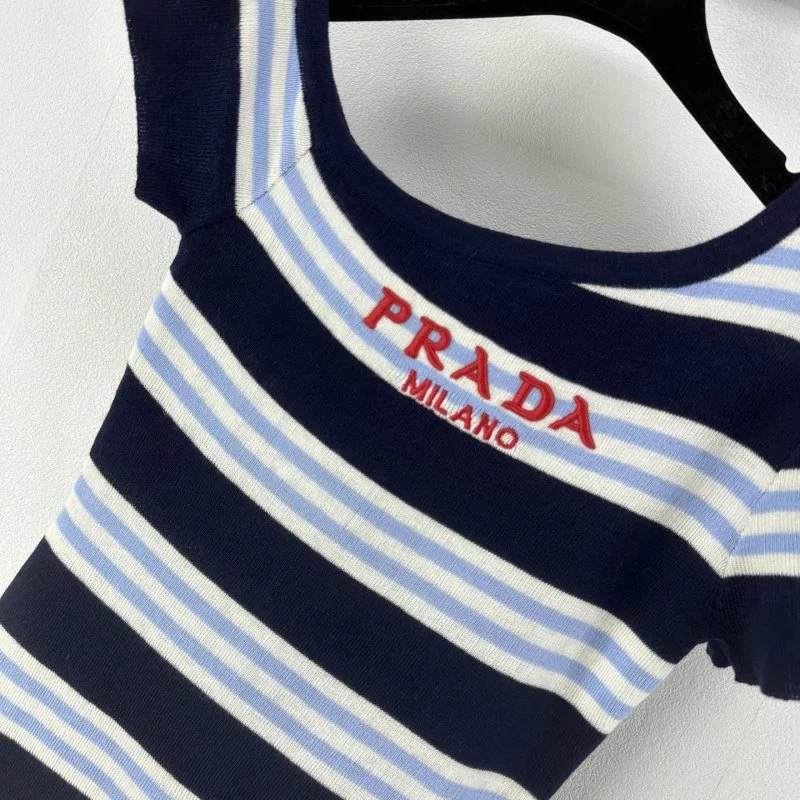 Prada T-Shirts Breathable 165726