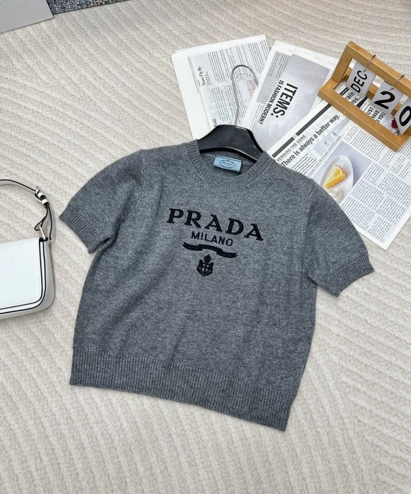 Chic Prada T-Shirts 165713