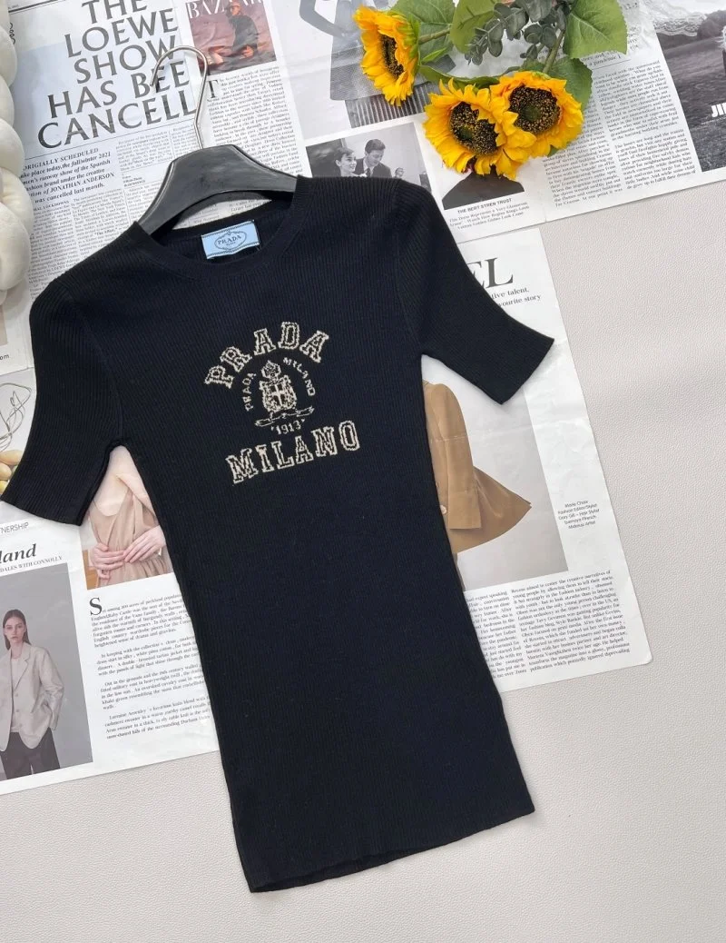 Timeless Prada T-Shirts 165710