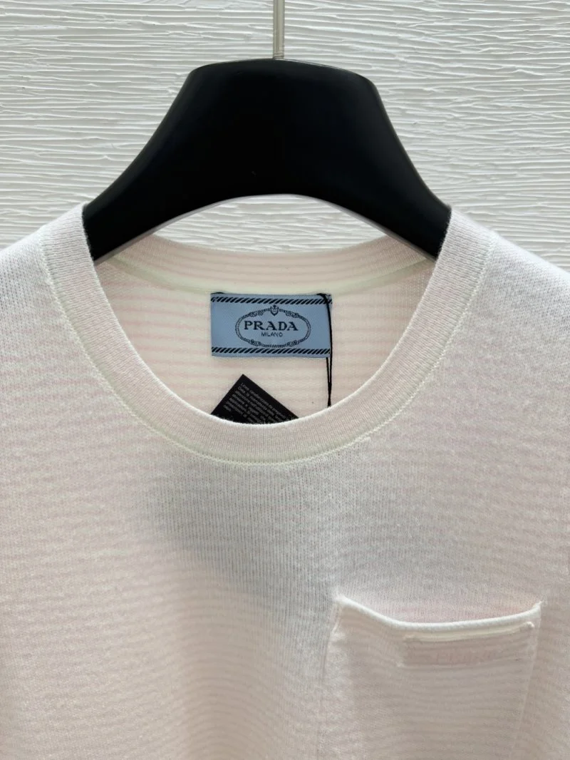 Prada T-Shirts Minimalist 165722