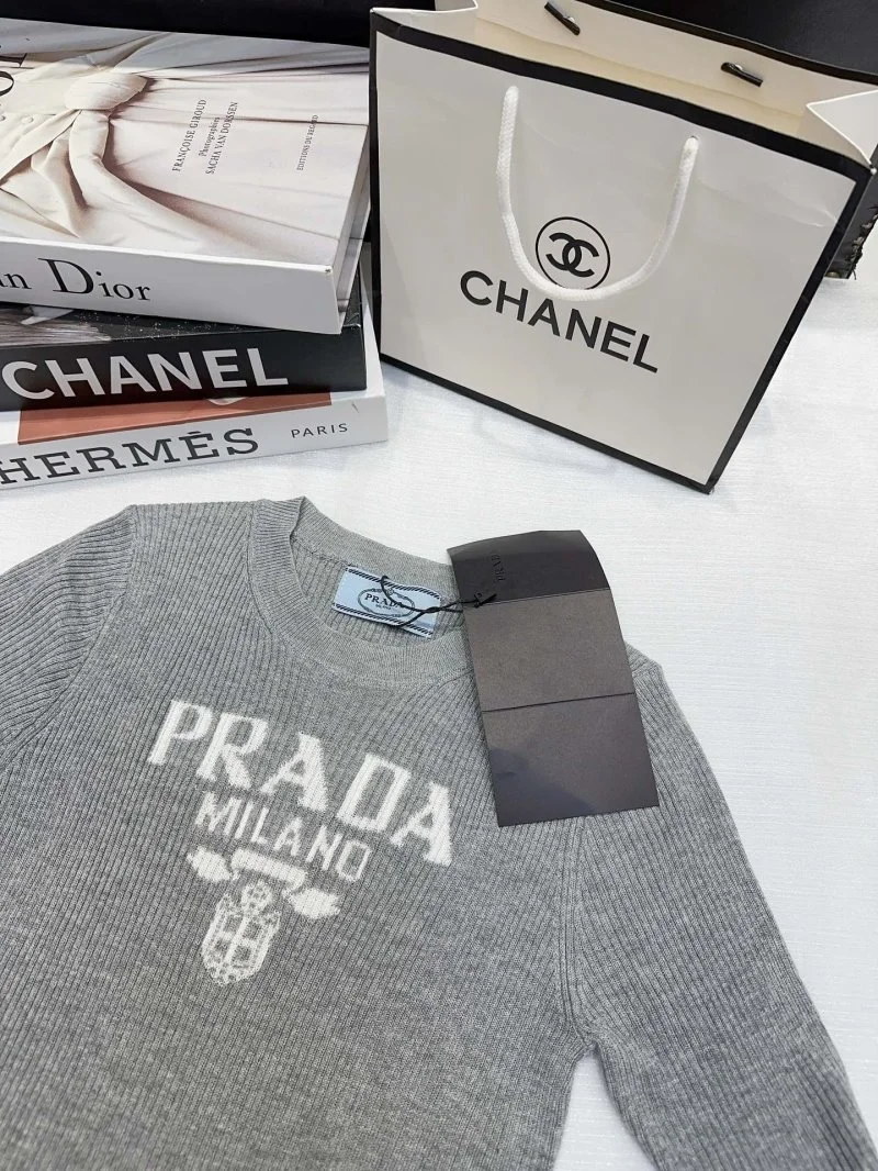 SmartChoice Prada T-Shirts 165669
