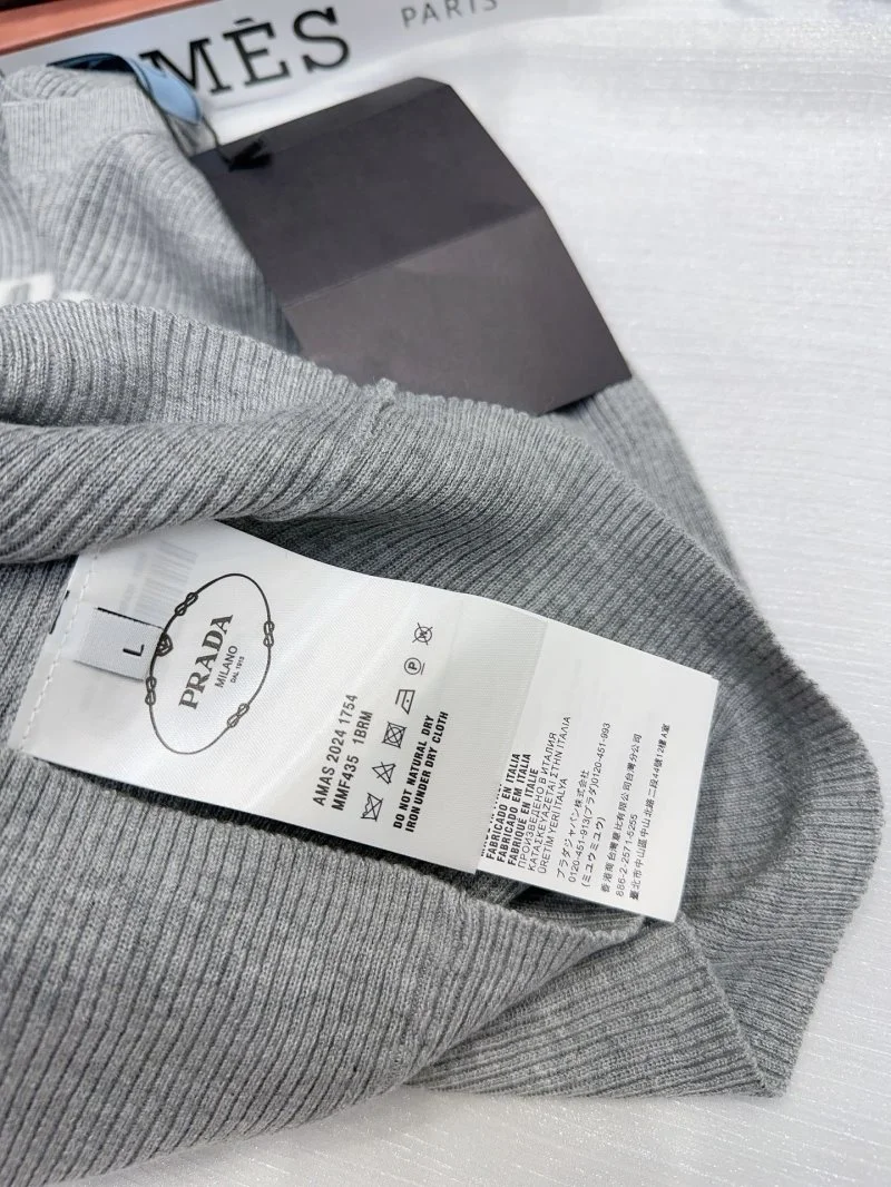 SmartChoice Prada T-Shirts 165669