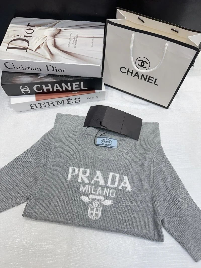 SmartChoice Prada T-Shirts 165669