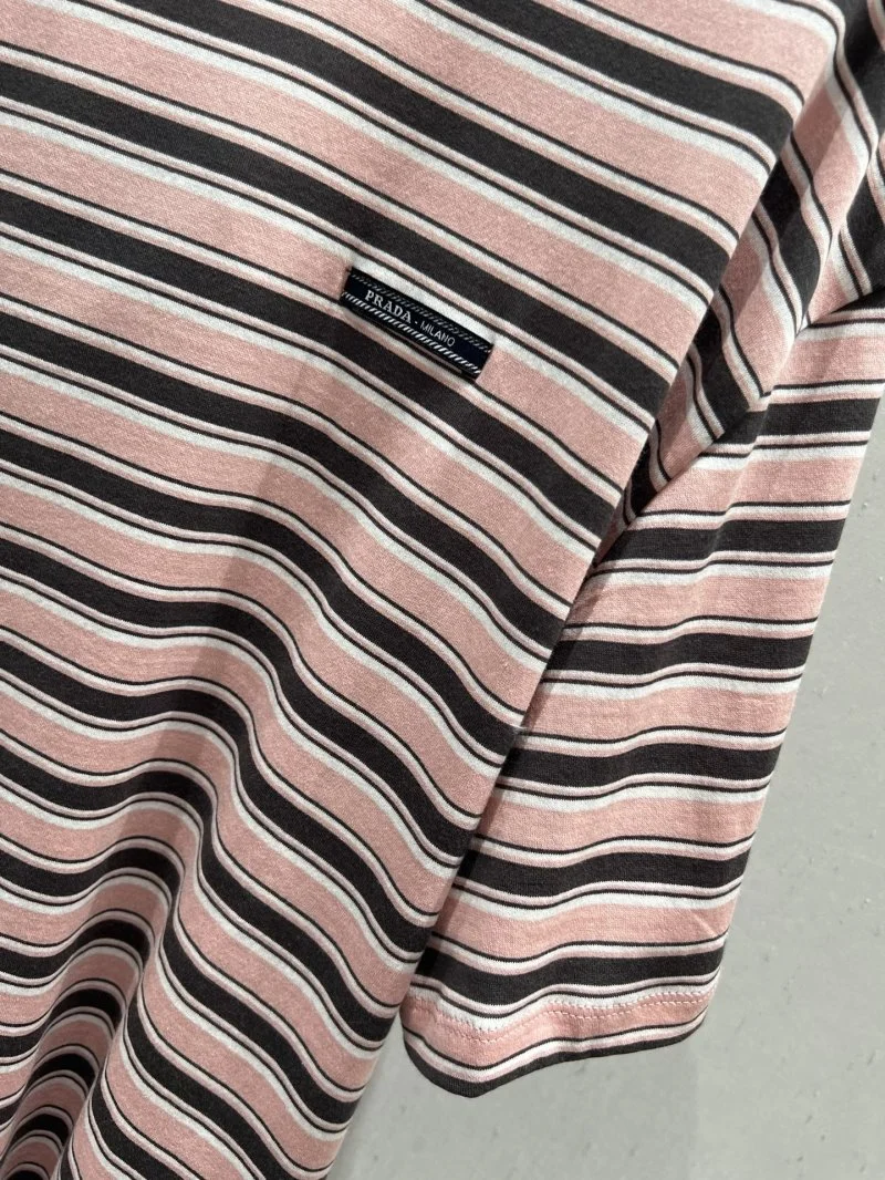 Prada T-Shirts Casual 165670