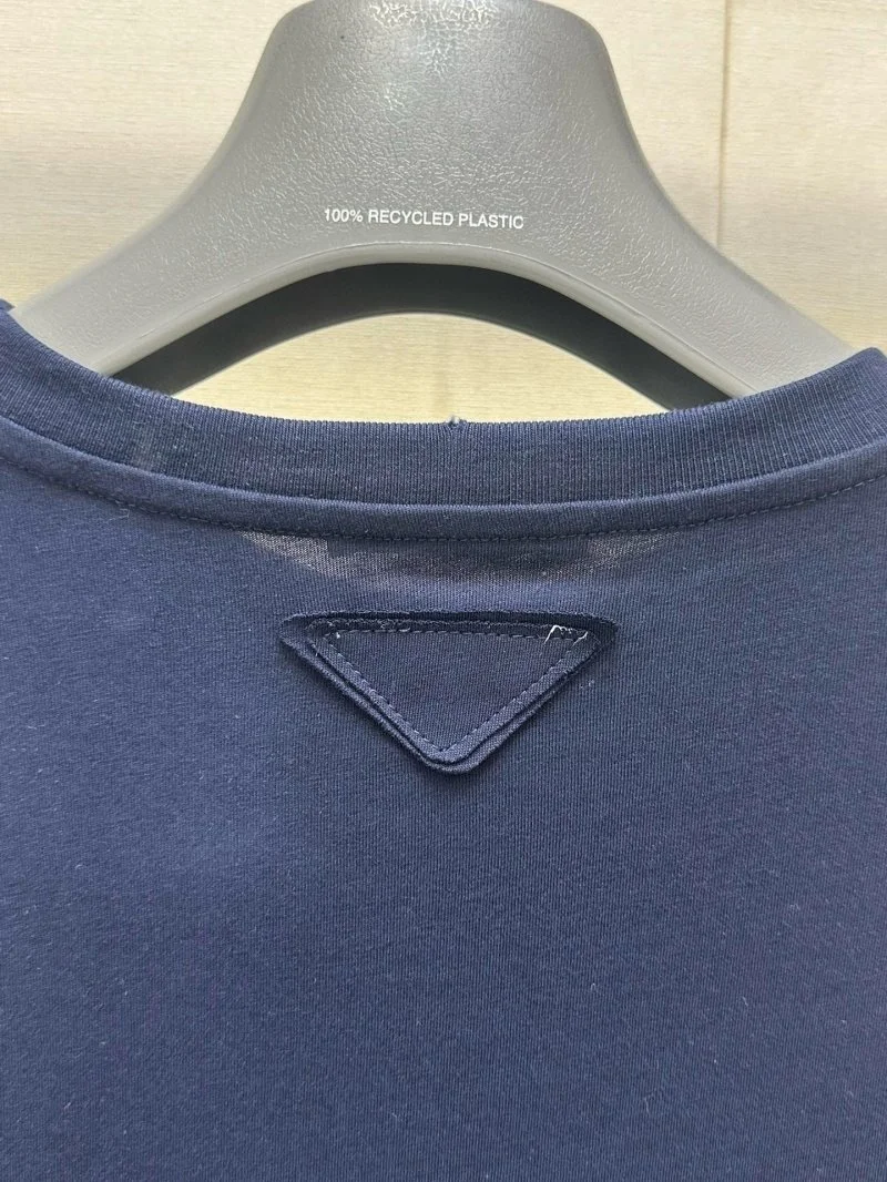 Fashionable Prada T-Shirts 165648