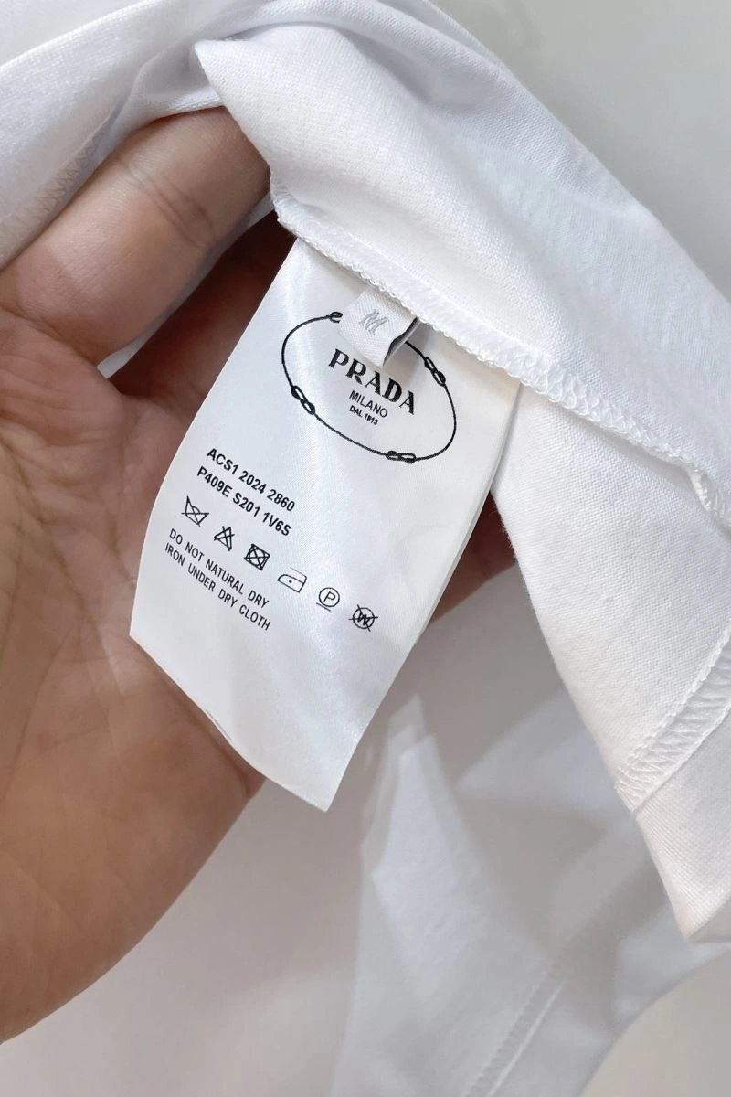 Prada T-Shirts Casual 169354