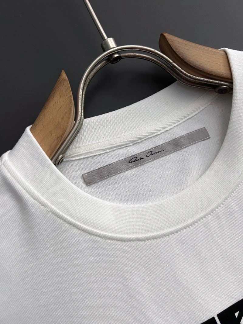 Trendsetting Prada T-Shirts 169340