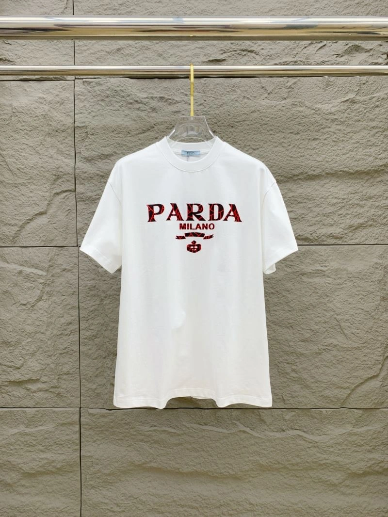 Prada T-Shirts WellDesigned 169323