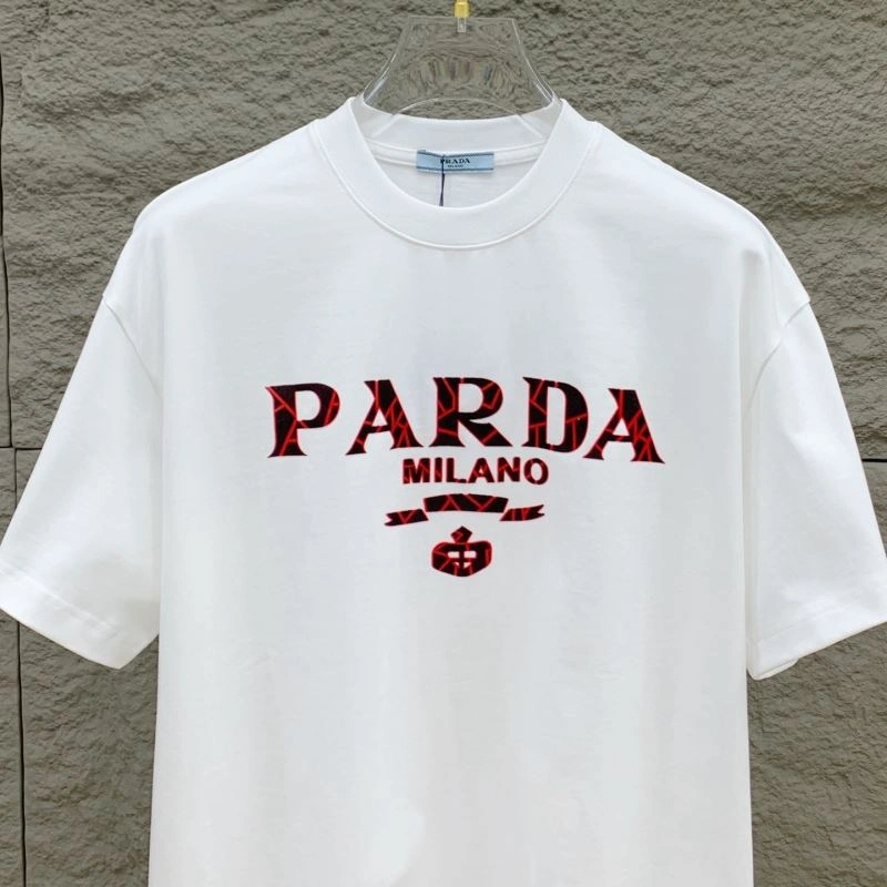 Prada T-Shirts WellDesigned 169323