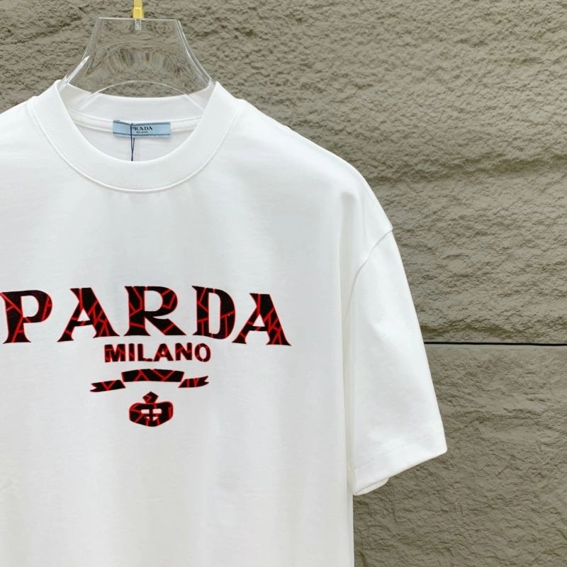 Prada T-Shirts WellDesigned 169323