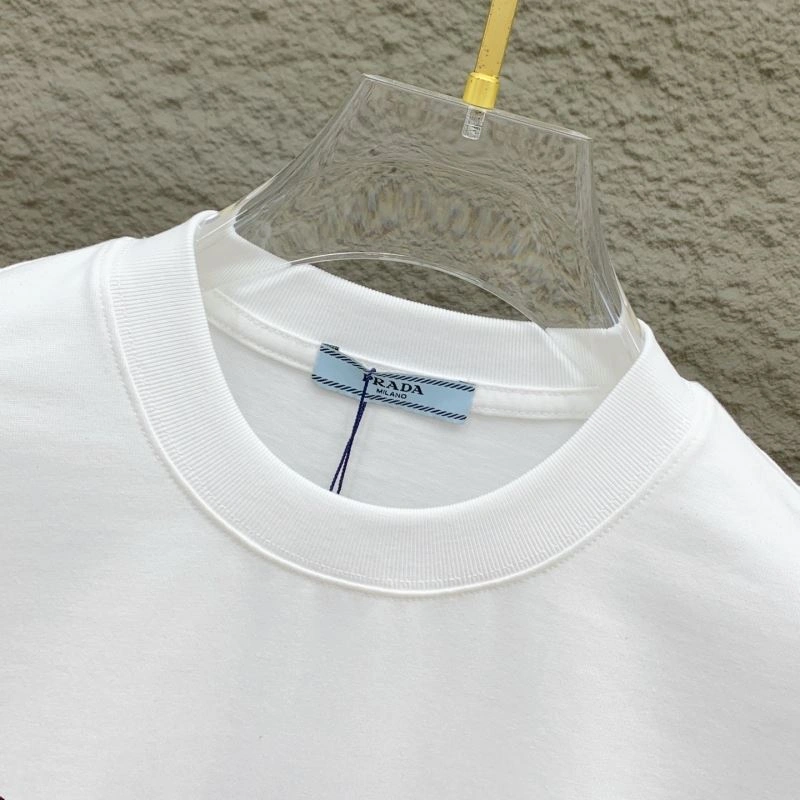 Prada T-Shirts WellDesigned 169323