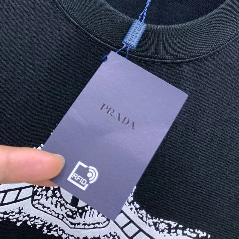 Prada T-Shirts Snug 169347