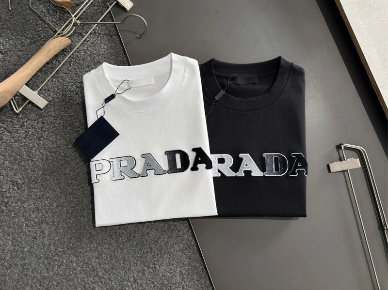 Fashionable Prada T-Shirts 169328