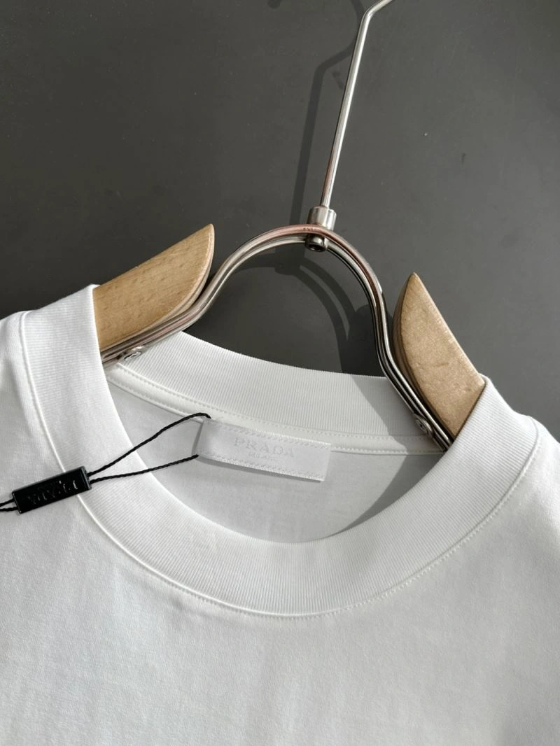 Original Prada T-Shirts 169352