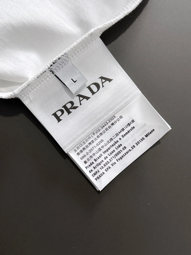 Original Prada T-Shirts 169352
