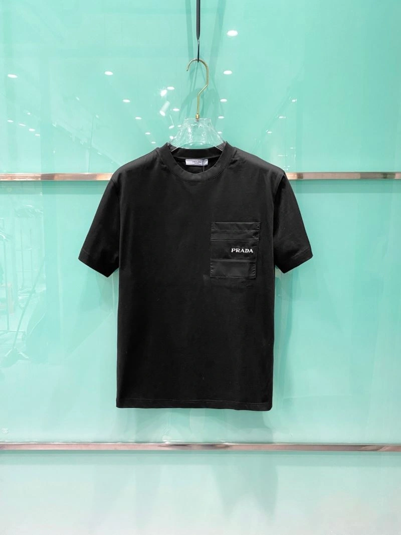 Elegant Prada T-Shirts 169319