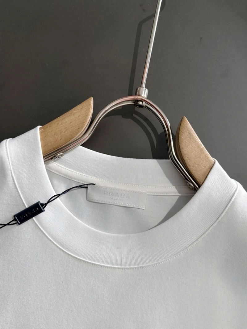 Prada T-Shirts Elegant 169316