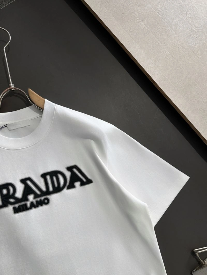 Prada T-Shirts Elegant 169316