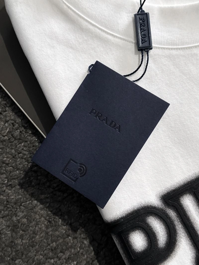 Prada T-Shirts Elegant 169316