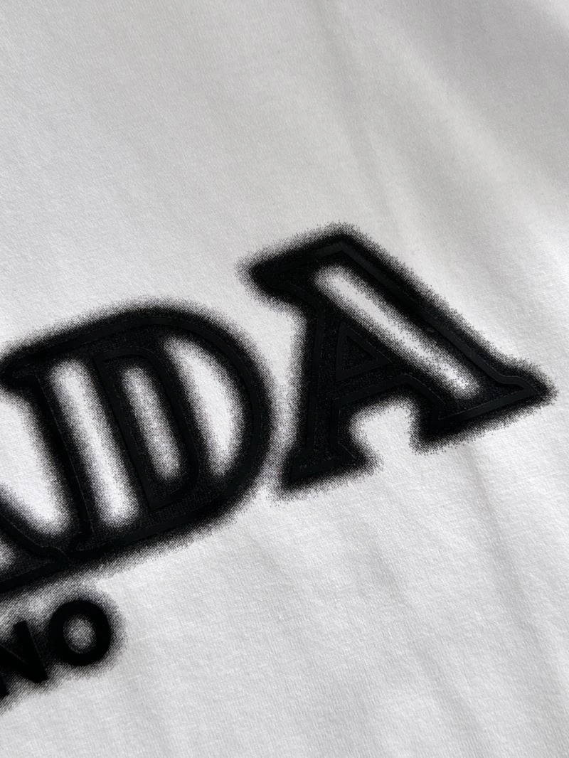 Prada T-Shirts Elegant 169316