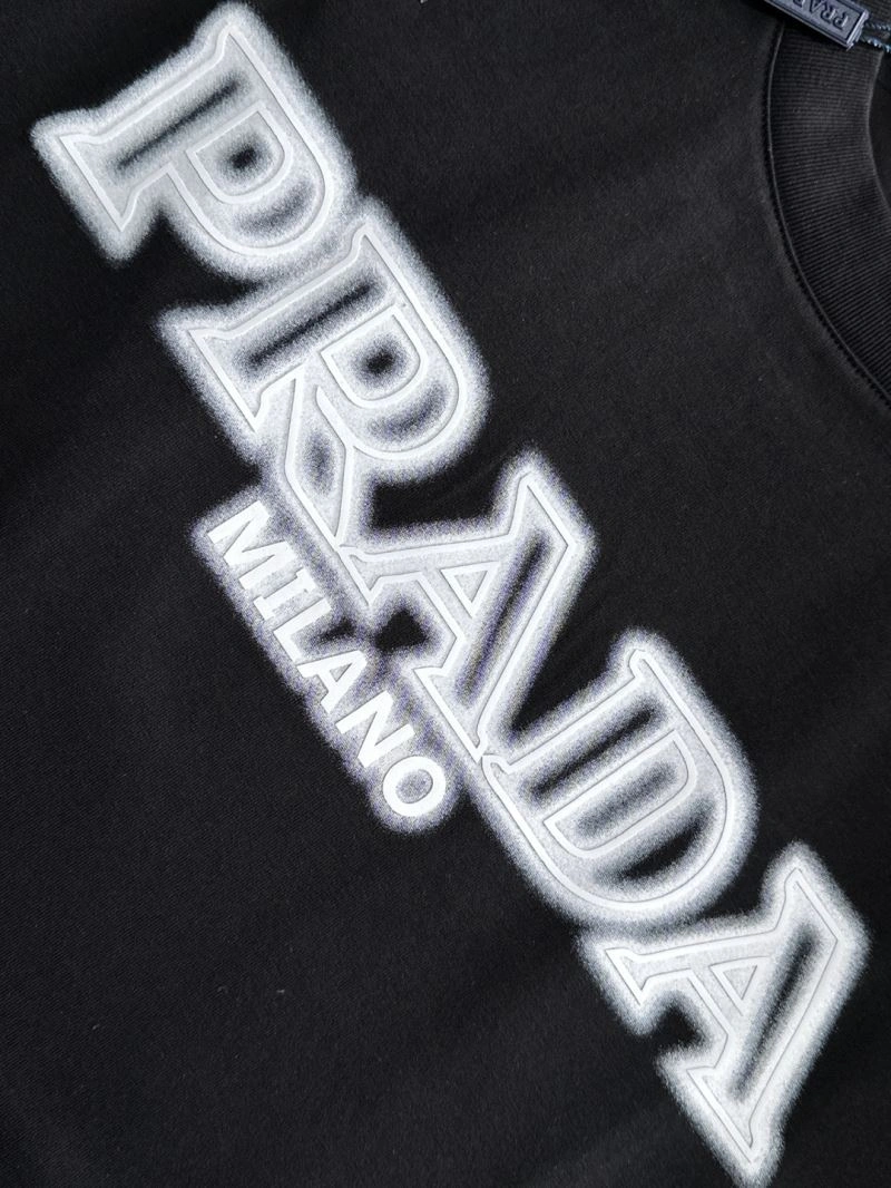 Elegant Prada T-Shirts 169322