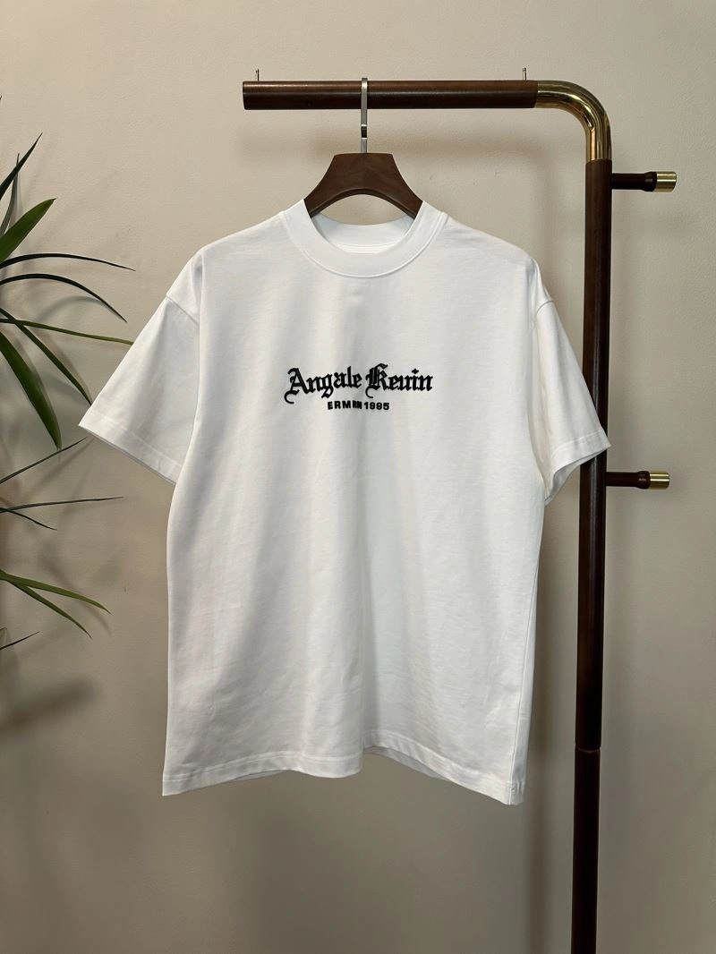 Minimalist Prada T-Shirts 169313