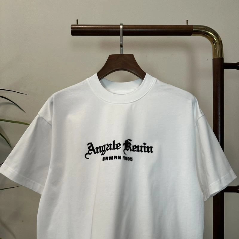 Minimalist Prada T-Shirts 169313