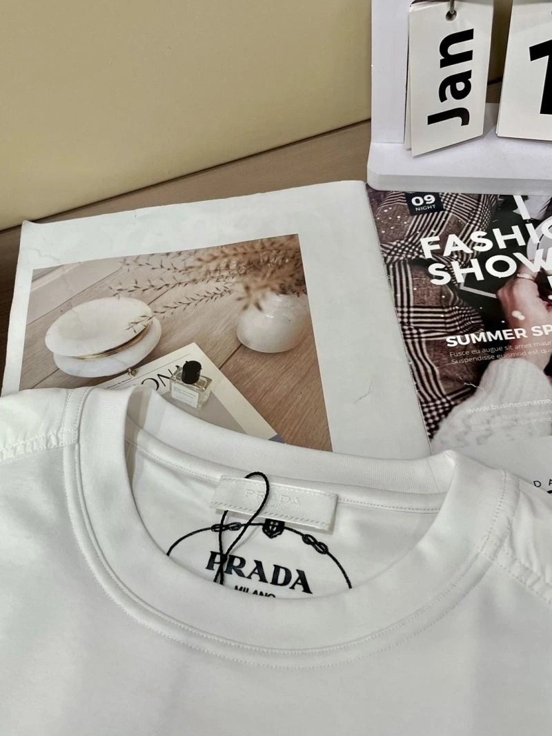 Original Prada T-Shirts 169315