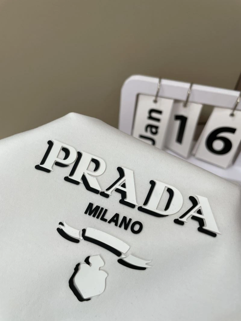 Compact Prada T-Shirts 169293