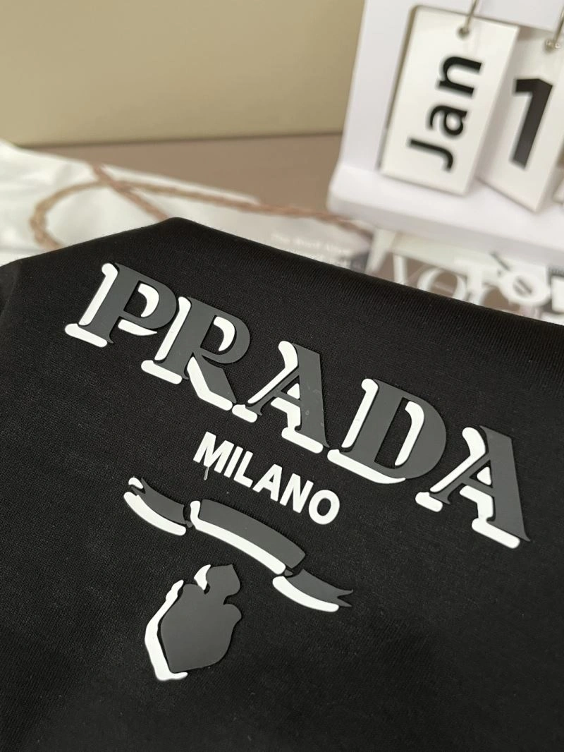 Compact Prada T-Shirts 169293