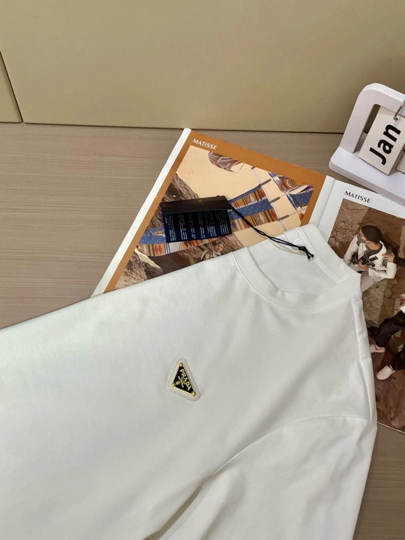 Prada T-Shirts Stylish 169300