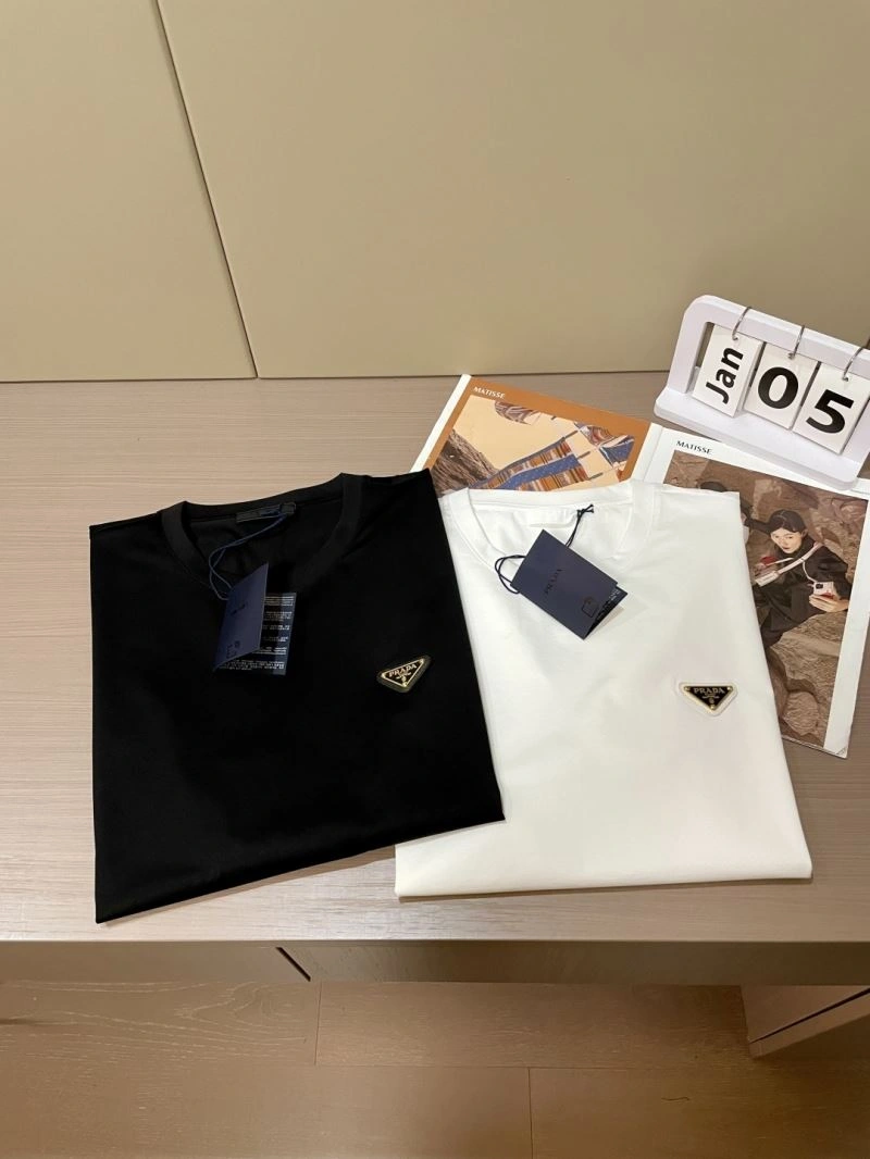Prada T-Shirts Stylish 169300