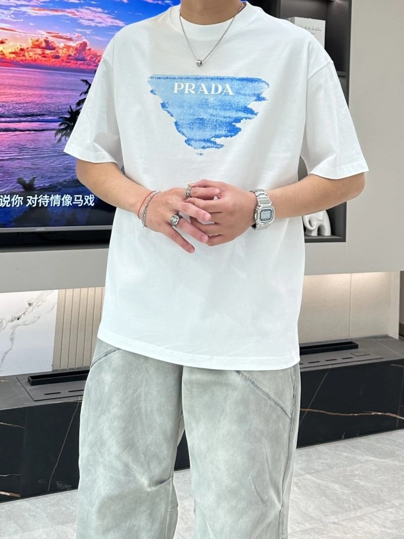 Unisex Prada T-Shirts 169320