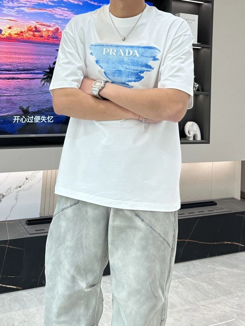 Unisex Prada T-Shirts 169320