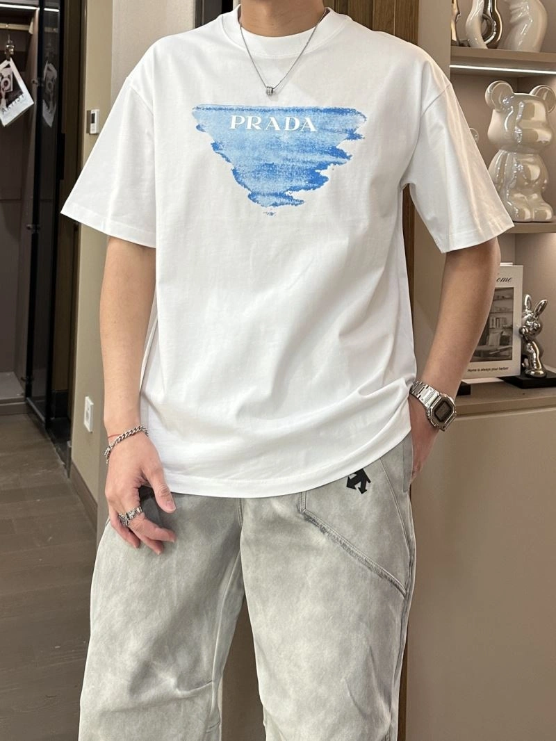Unisex Prada T-Shirts 169320