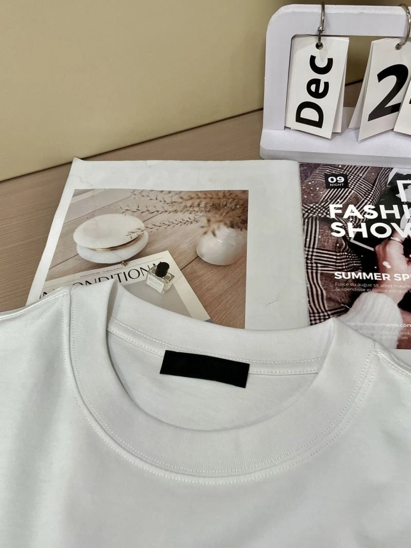 Unisex Prada T-Shirts 169320
